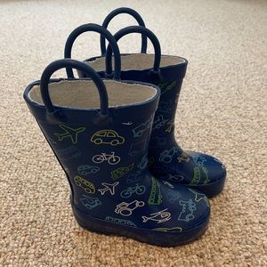 Transportation rain boots